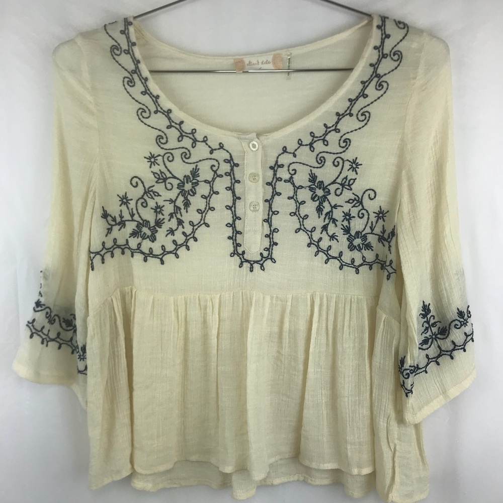 3/$10 Altar’d State peasant top ivory small